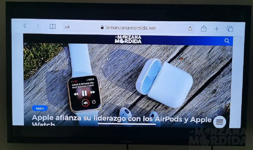 Sluit de iPhone aan op een extern beeldscherm: adapters en Apple TV