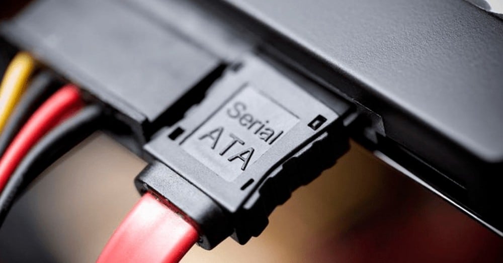 Acheminez les câbles SATA pour installer des SSD sur votre PC