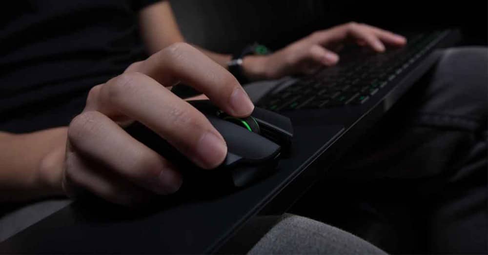Placer dine hænder på tastaturet for at skrive hurtigere