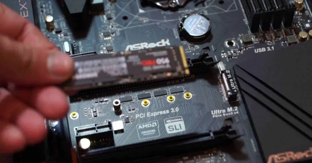 Placa de bază nu detectează un nou SSD M.2