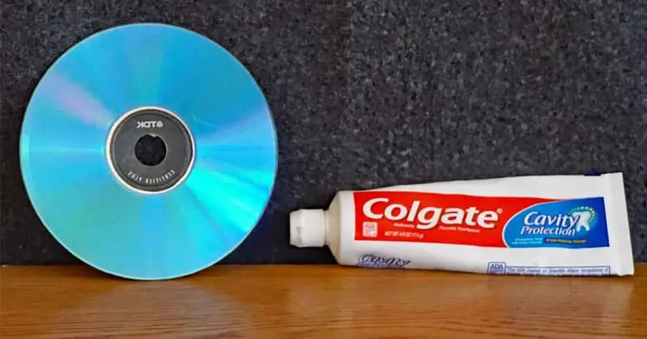 cd toothpaste