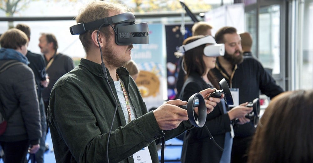 Virtual Reality Glasses 6-DoF