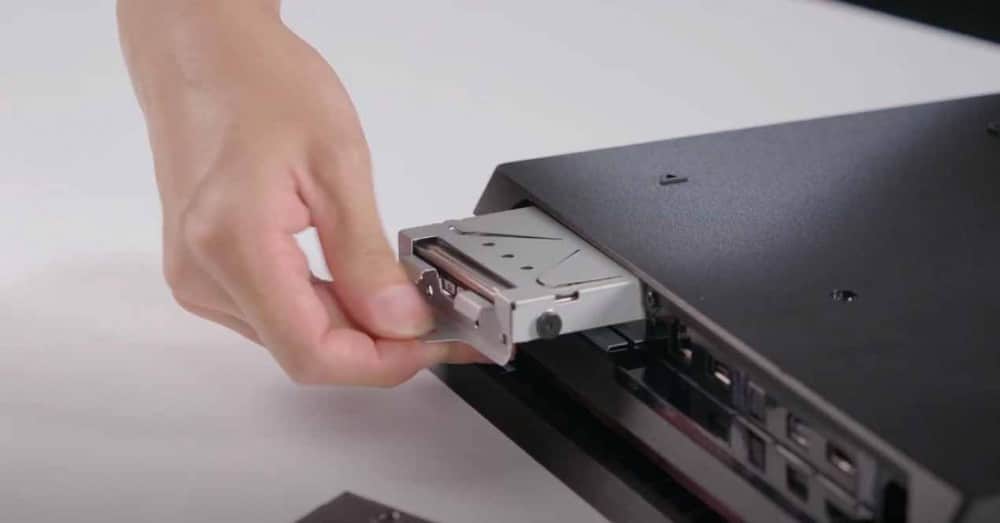 Change the Disk of the PS4 Pro