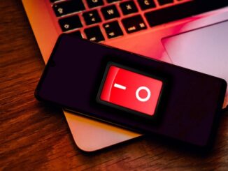 The Mobile Turn Off by Itself