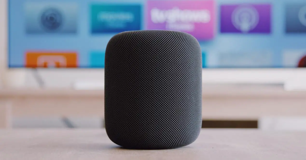 การควบคุมการเล่นเพลงและพอดคาสต์บน HomePod