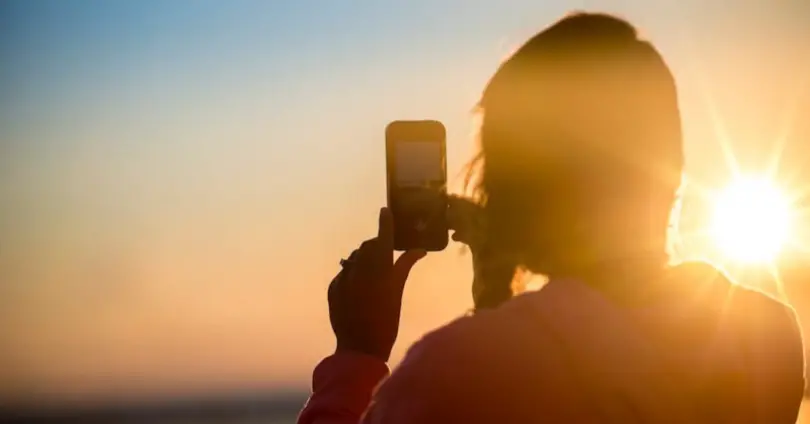 Take Backlit Photos with Your Mobile