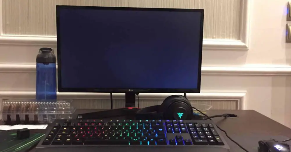 Bildschirm bleibt beim Einschalten des PCs schwarz