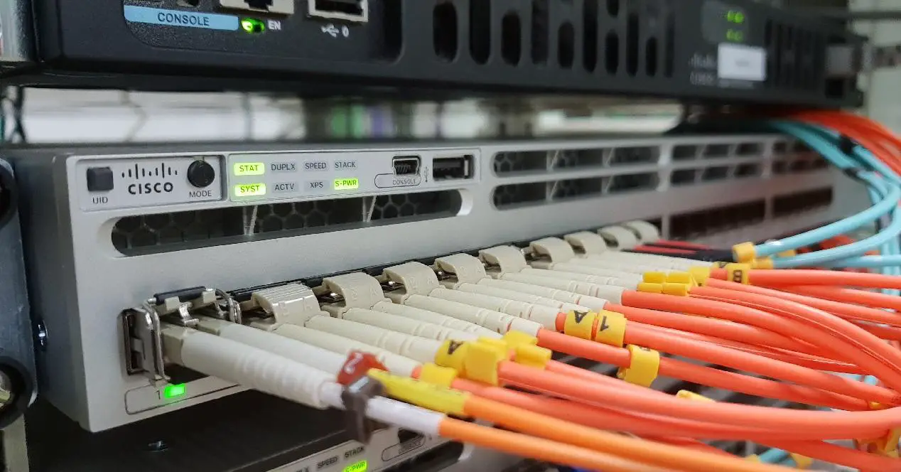 Escolhendo a fibra óptica certa para conectar dois switches