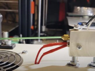 Un robot recycle le plastique et le transforme en filaments