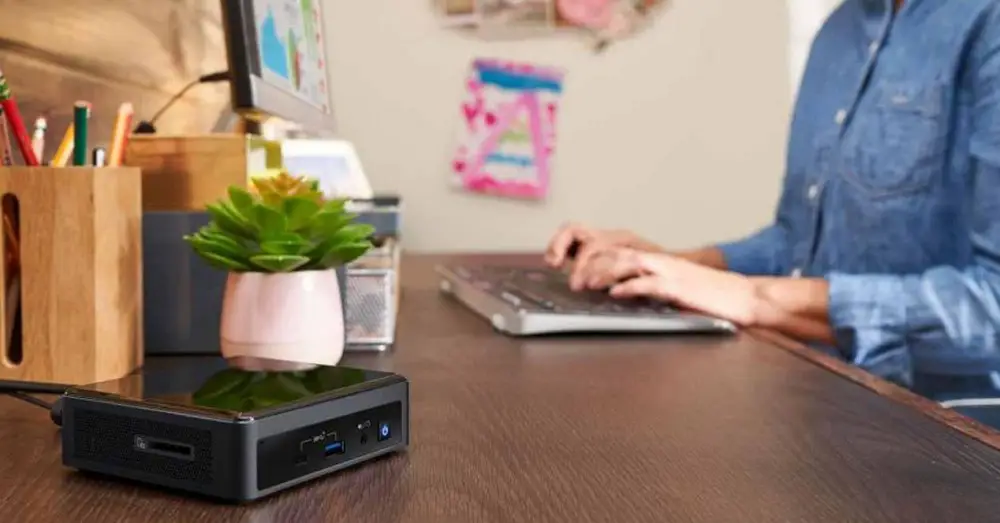 Comparação entre mini PC e laptop para teletrabalho em casa