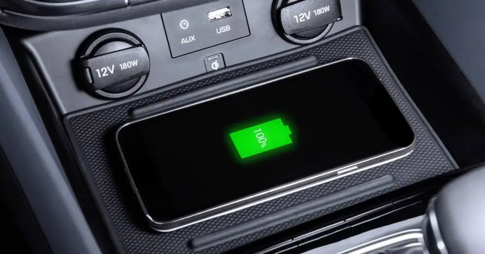 Problems of Regularly Charging a Mobile Phone in the Car