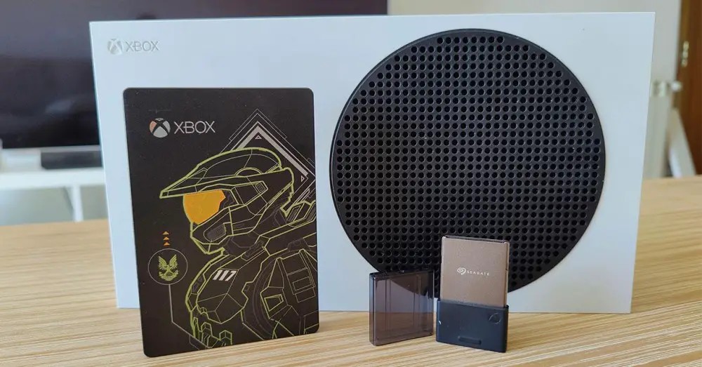 Zewnętrzna pamięć masowa Xbox Series X i S: karty, dyski SSD i dyski | Rodzaje i konfiguracja