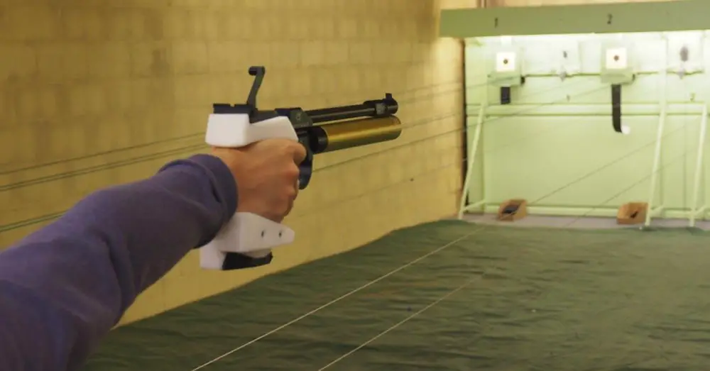 Céline Goberville, la tireuse olympique qui utilise un pistolet imprimé en 3D