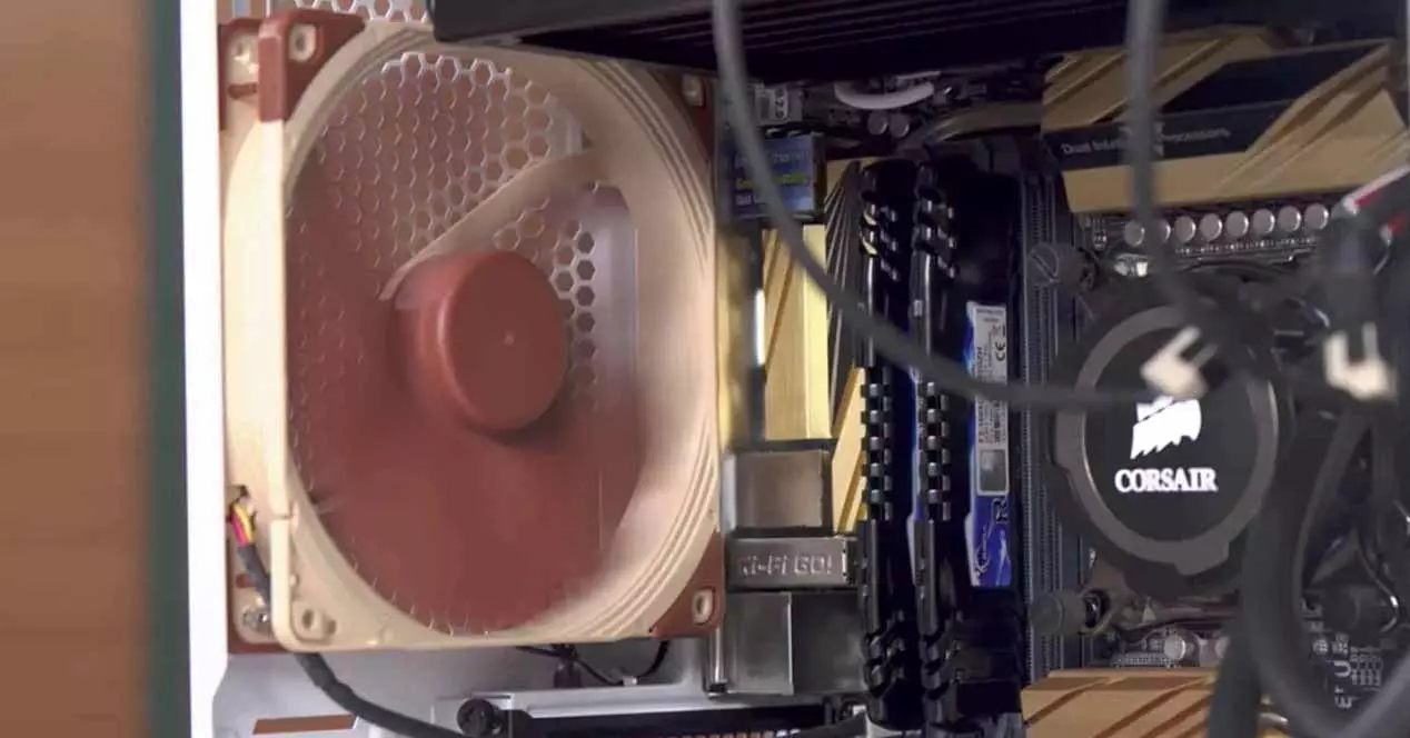 Lors de la mise sous tension du PC, les ventilateurs tournent mais ne démarrent pas