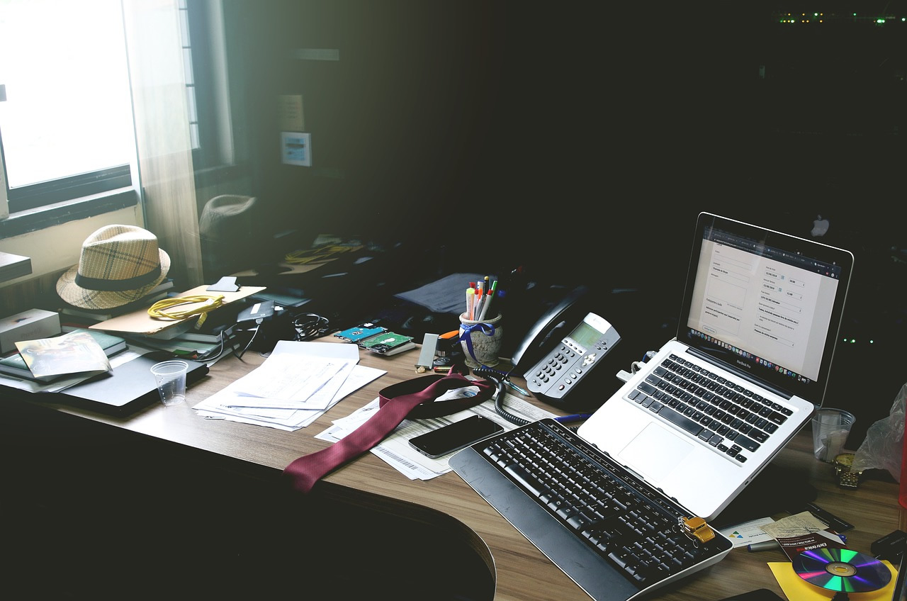 macbook pro desk