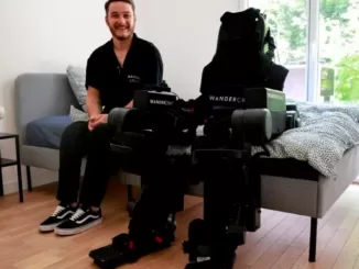 Faça um exoesqueleto controlado por voz para ajudar seu filho a andar