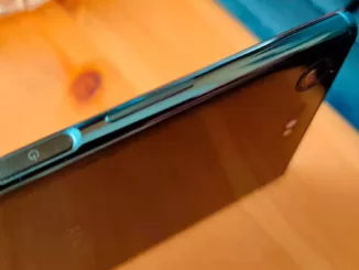 Side Fingerprint Reader Is in Fashion