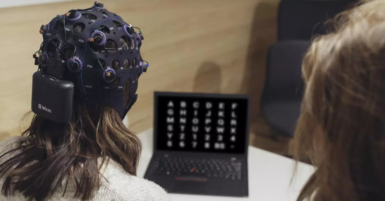 Mini implanturi care vor fi cheia pentru a ne conecta creierul la un computer