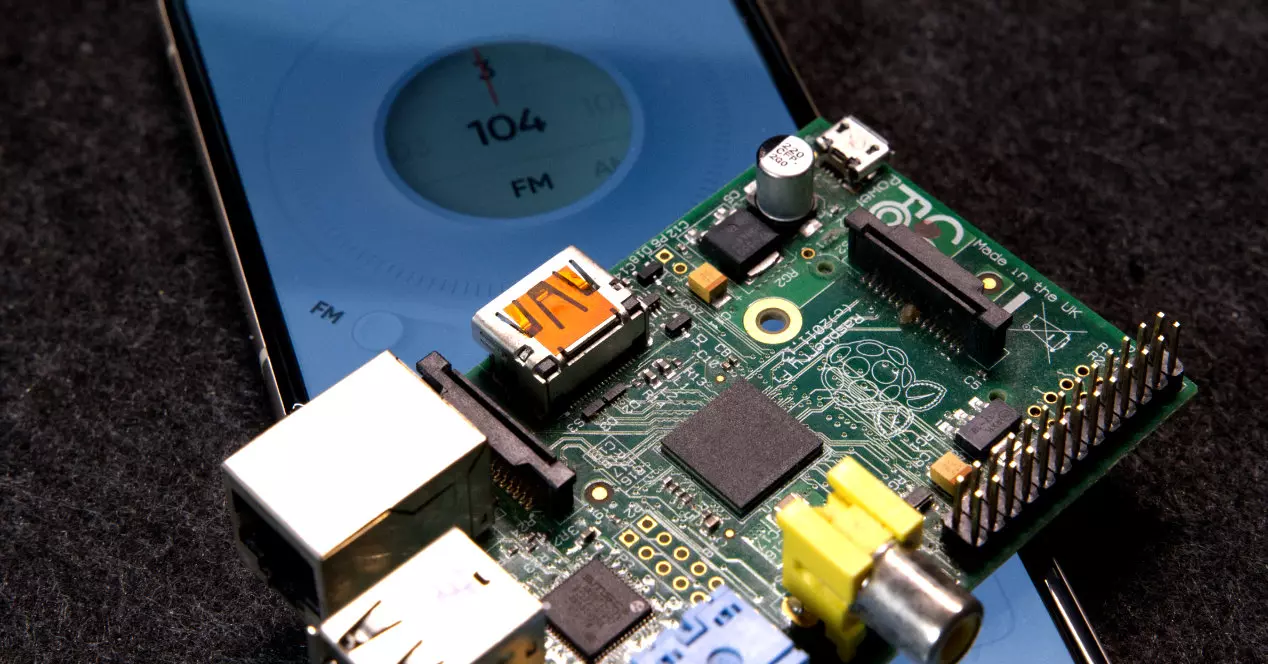 Forget Twitch and Create Your Own FM Radio with a Raspberry Pi