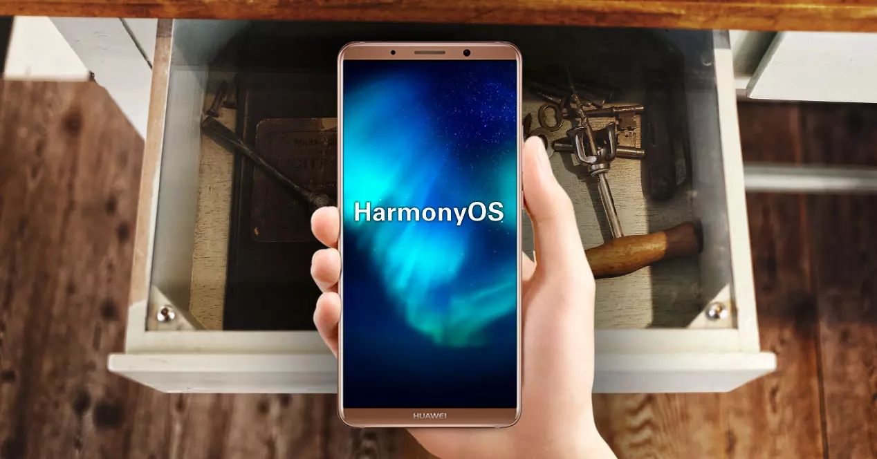 Huawei P10 din sertar. HarmonyOS este aici