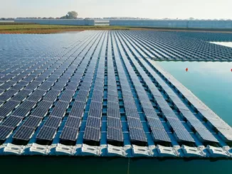 il y a des usines de panneaux solaires flottants