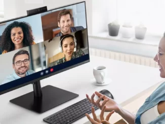 webcam on this monitor hides like a periscope