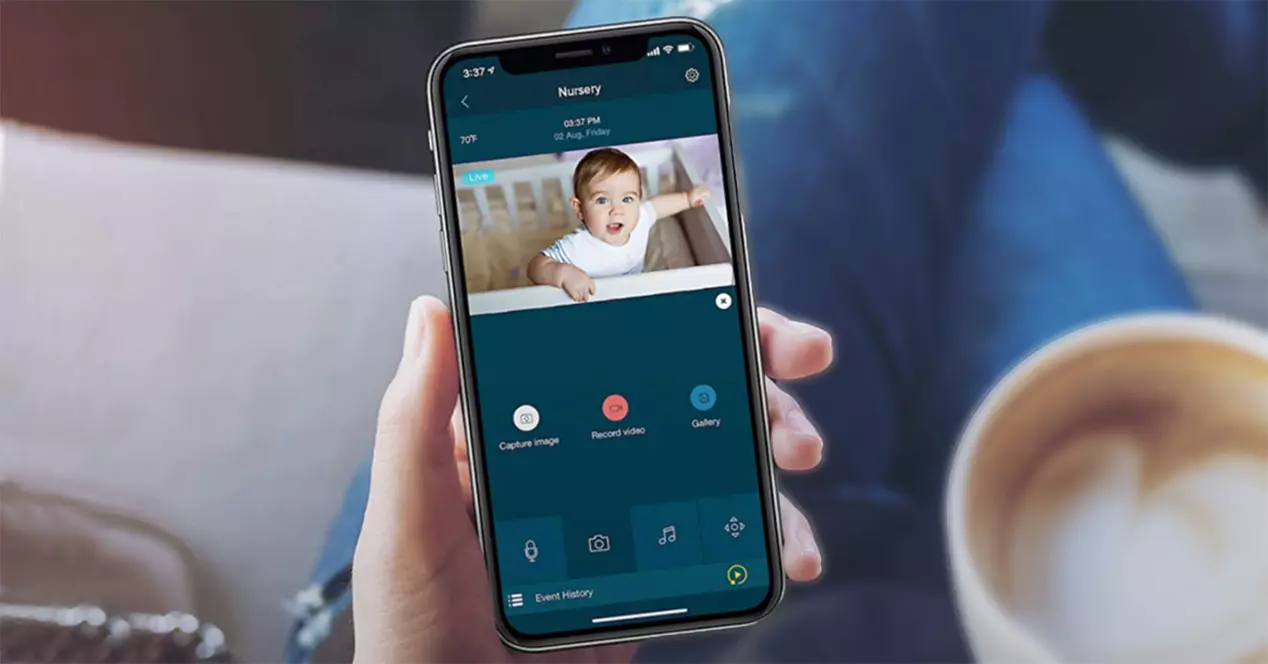 Use your mobile as a surveillance camera for babies