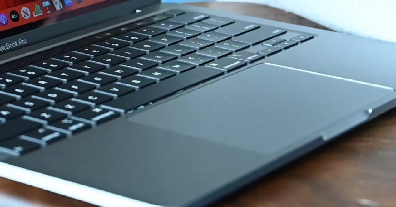 How to change the trackpad of a MacBook