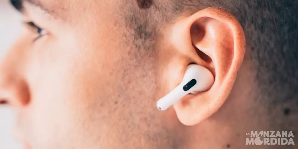 AirPods Pro en oreja