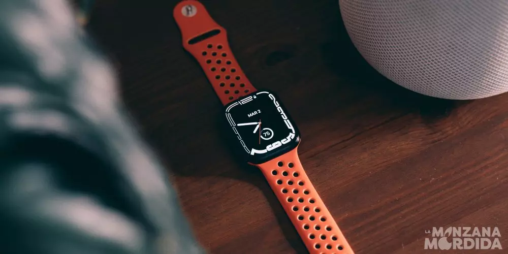 Серия Apple Watch 7