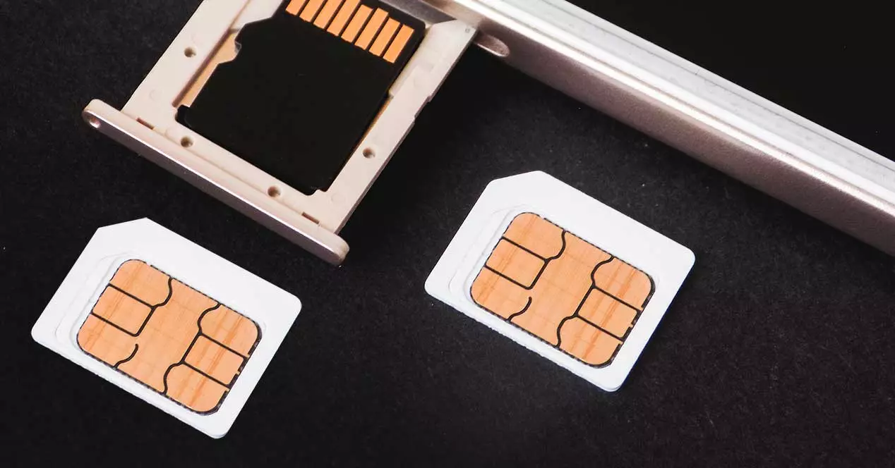 Miksi tarvitset kaksi SIM-korttia matkapuhelimeesi