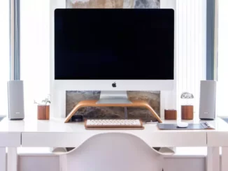 Står for at placere en iMac højt og tips til det