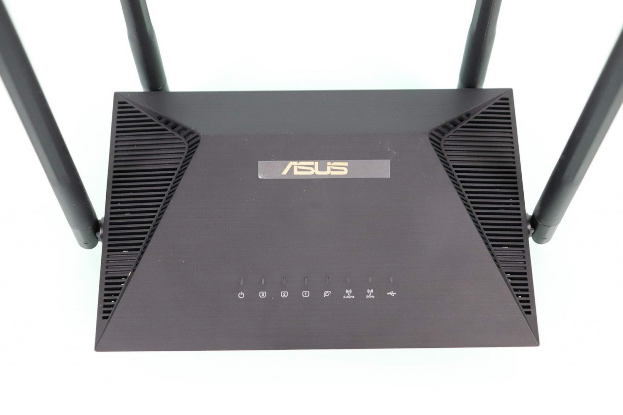 フロントデルルーターWIFiASUS RT-AX53U