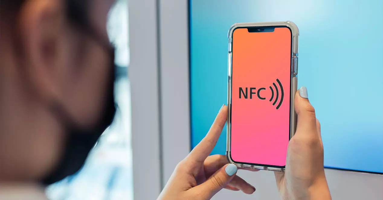 Why you should not use the NFC to send files with your mobile