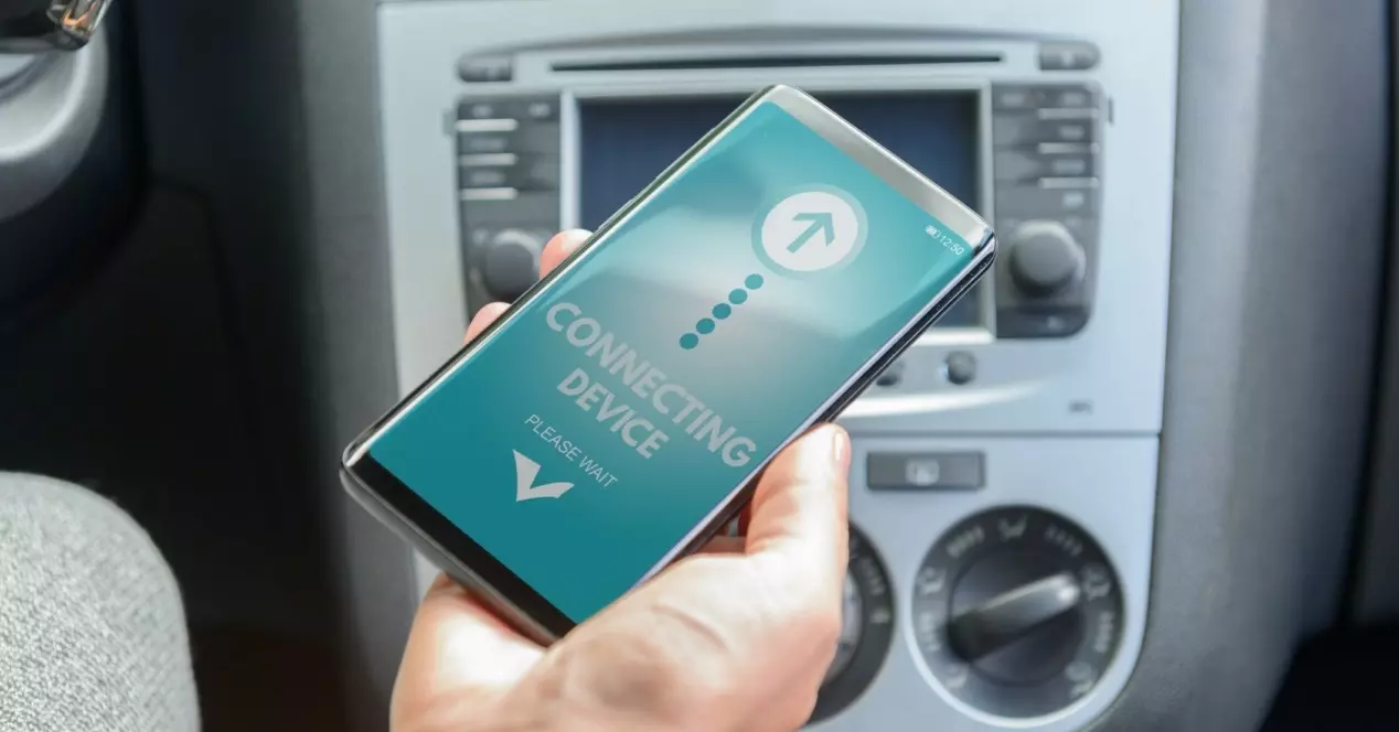 conectați telefonul mobil la o mașină prin Bluetooth