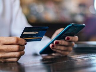 pay with an Android mobile using the lock button