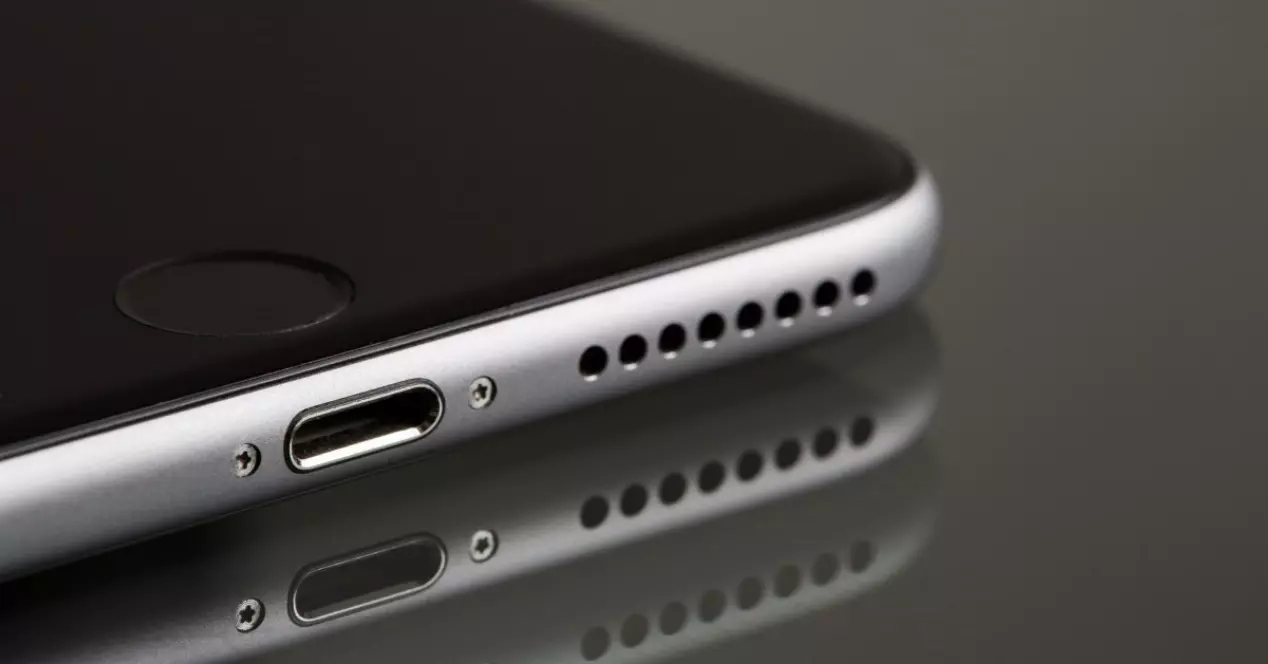 How to clean mobile connectors