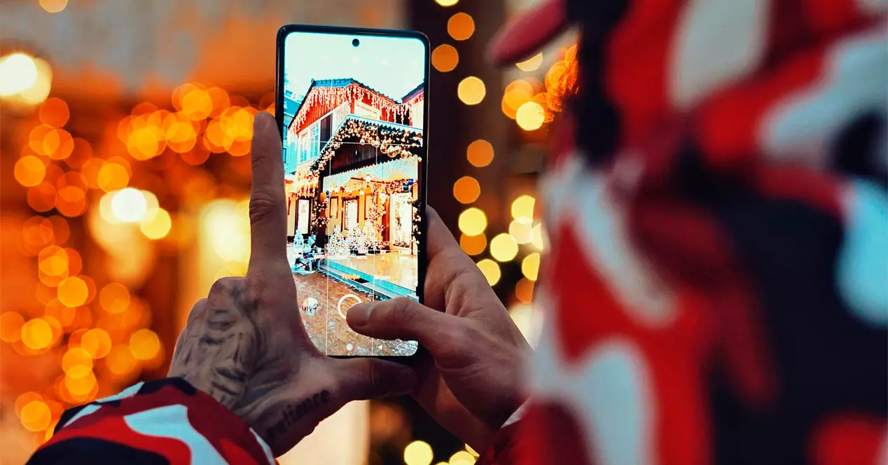 know with which mobile and how a photo has been taken