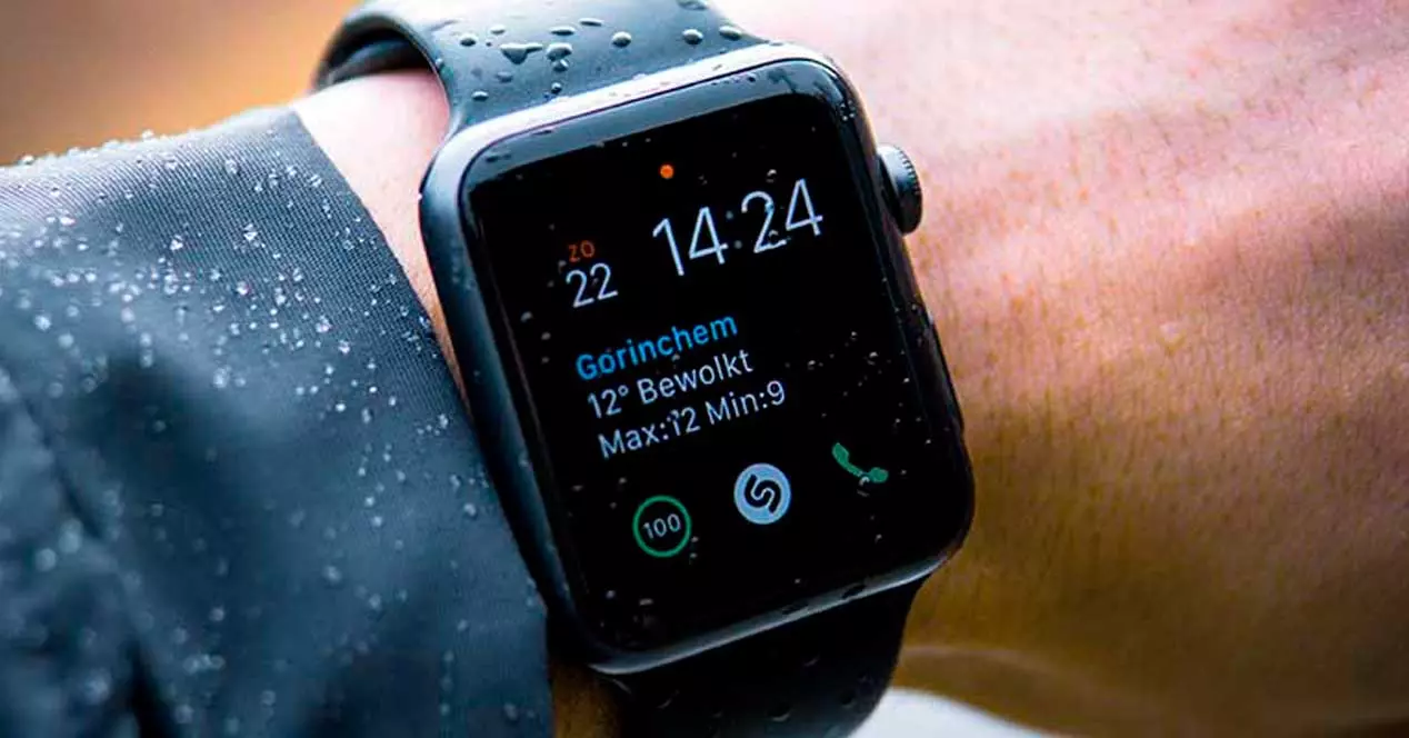 Kan jeg se tiden på et smartwatch uden batteri