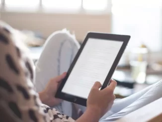 Kindle vs Kindle Paperwhite