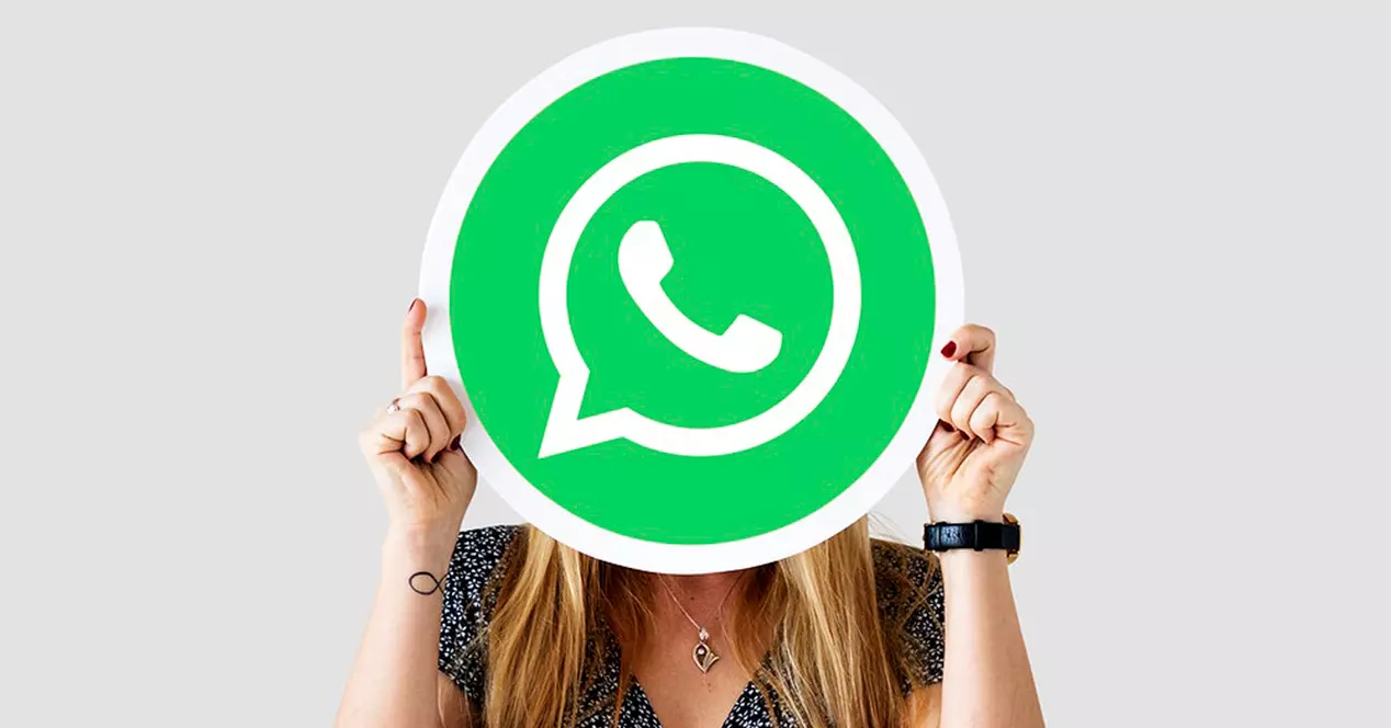 o modo invisível do WhatsApp para não aparecer online