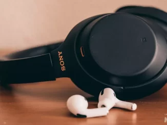 Comparison of Sony WH1000XM4 and AirPods Pro headphones