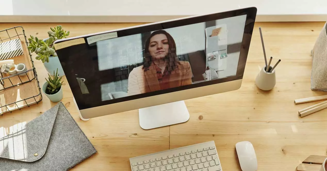 Record calls and video calls on Windows without apps