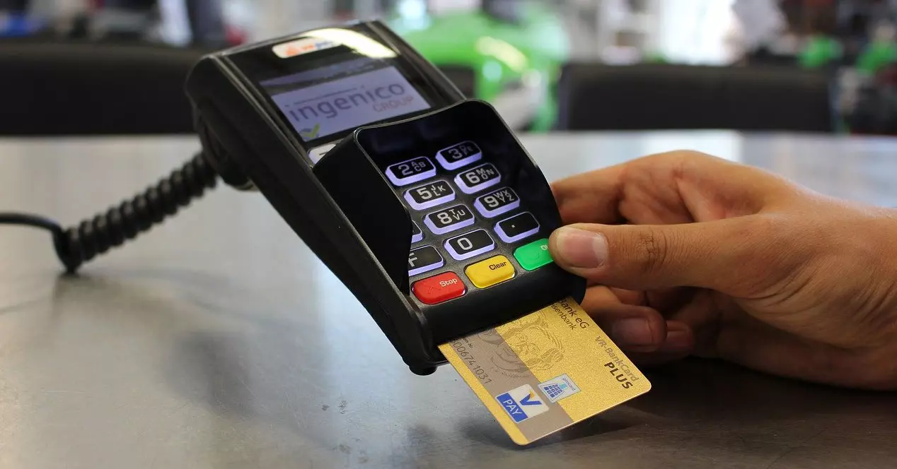 protect credit cards from skimmers and shimmers