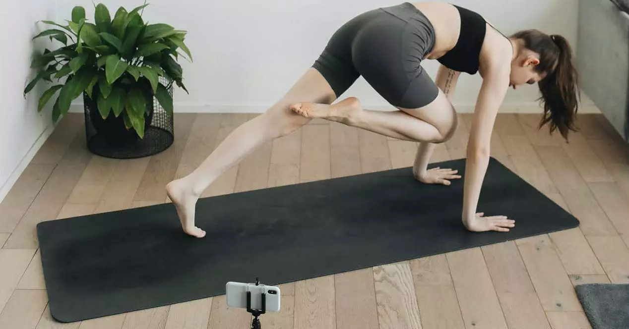 Apps to do yoga at home: exercise your body and mind