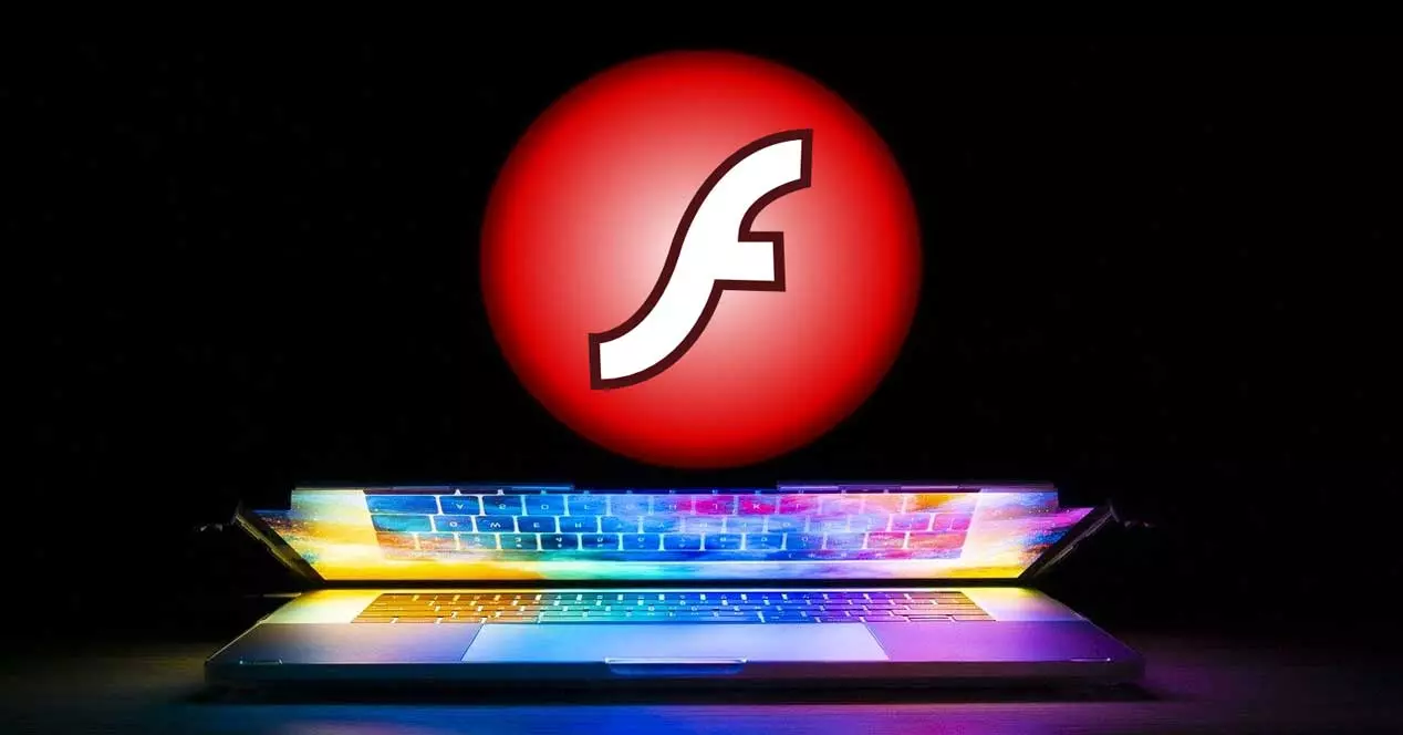 2022'de Flash ile gezinmeye izin verecek tarayıcı var mı?