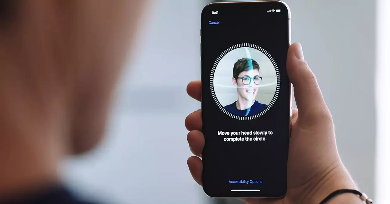 Face ID: configuration, security, compatible devices...