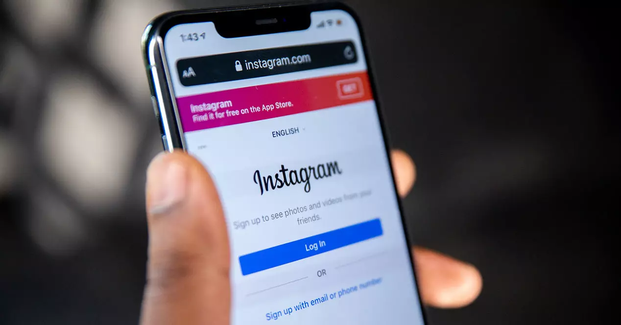 sort the photos of the Instagram feed by date