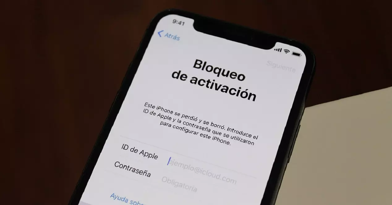 Como saber se um iPhone está bloqueado pelo iCloud