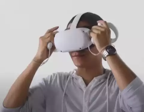 the Oculus Quest Pro